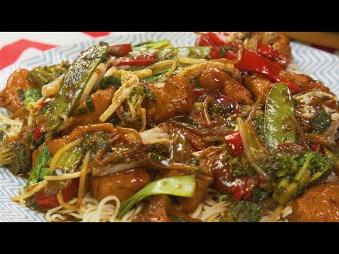 Tallarín saltado al estilo del chifa peruano | BUENAZO!