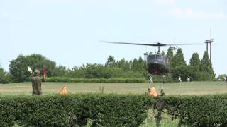 preview picture of video 'UH-1J Hanging bucket vol.1 JGSDF(Japan Ground Self-Defense Force)'