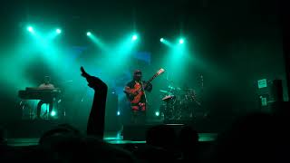 Walk on by (Live Buenos Aires) - Thundercat