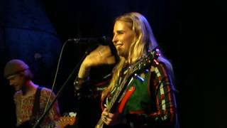 Laurel - Life Worth Living Dürer Kert 2018.10.21.