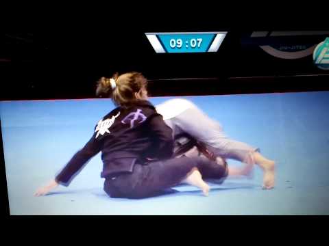 Michelle Nicolini vs. Angelica Galvao