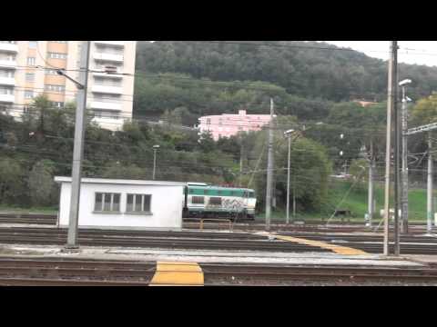 LA MANOVRA DEL CAIMANO E.655 764 IN STAZIONE A CHIASSO. 17 - 10 - 2015.