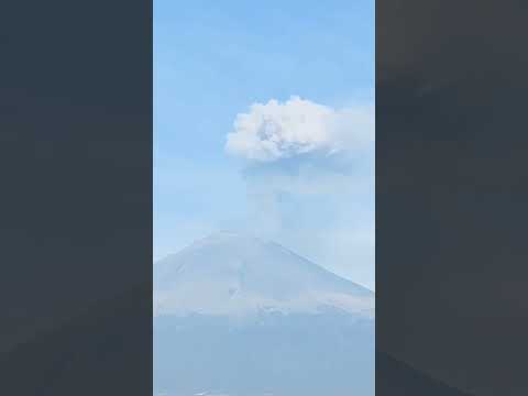 Fumarola volcán Popocatépetl 1 de marzo del 2023 #popocatépetl #volcanoeruption #volcano #volcan