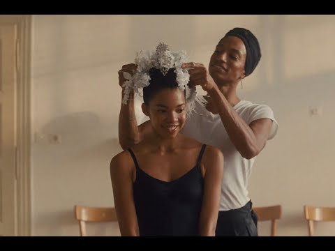 'The Show Must Go On ' Amazon Christmas Commercial 2020