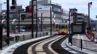 preview picture of video '万葉線ネコ電車 高岡駅到着 Man-yosen Cat Tramcar'