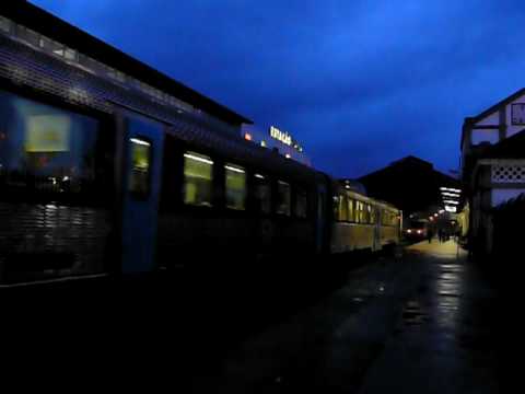 CP 0452 a sair da Estação de Viana do Castelo..MOV