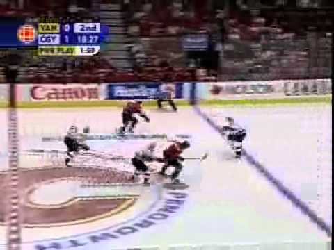 2004 playoffs Vancouver @ Calgary game 3