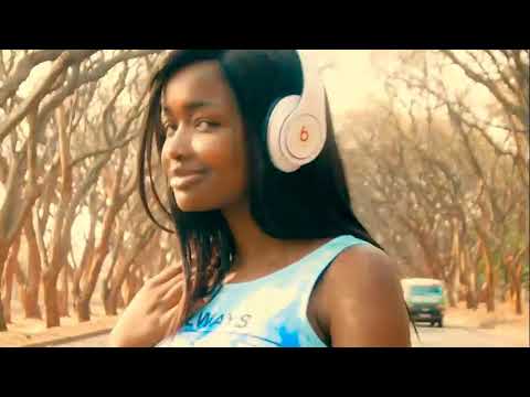 Monalisa dancing to ExQ's Honai ft Dj stavo