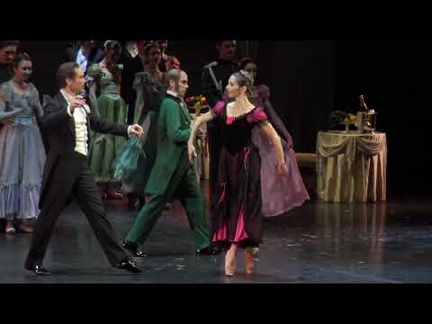 Anastasia Goryacheva and Mikhail Lobukhin in ballet Anyuta