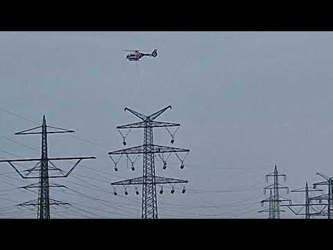 Hochspannungsfreileitung bei Heppenheim 380kv-Leiterseile werden per Hubschrauber gezogen.