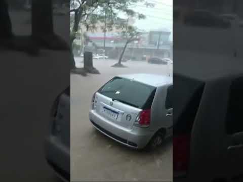 Temporal provoca alagamentos no Rio de Janeiro