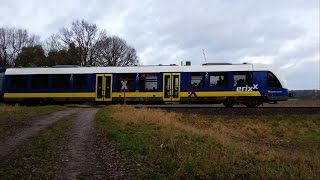 preview picture of video 'Alstom Coradia LINT 54 BR 622 der erixx GmbH am Bahnübergang zwischen Barendorf und Vastorf'