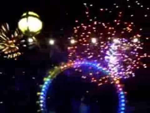 New Years eve at london eye full fire works 2007 06 (2 of 3)