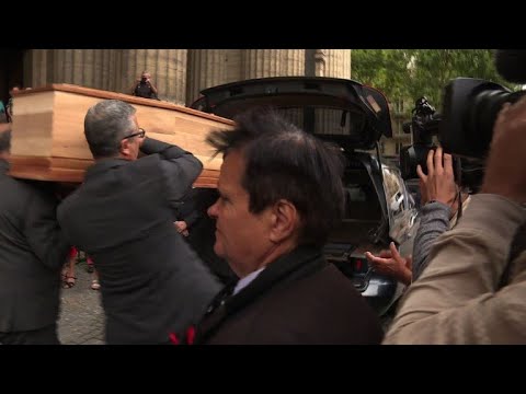 Le monde du cinéma rend hommage au réalisateur Jean-Pierre Mocky | AFP News