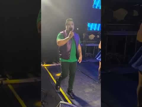 Alessandro Costa cantando Baby em Água Branca-PI | Central dos Desejeiros
