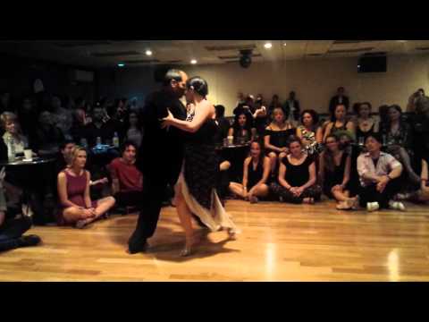 Argentine tango: Daniela Pucci & Luis Bianchi - A Las Siete En el Café