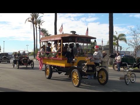 Leaving the 2015 Horseless Carriage Holiday Motor Excursion