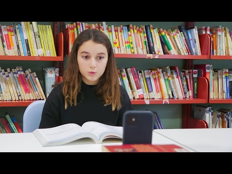 UN TELEFONO PER AMICO (Nomofobia school movie)