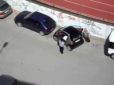 No puede estacionar su auto smart