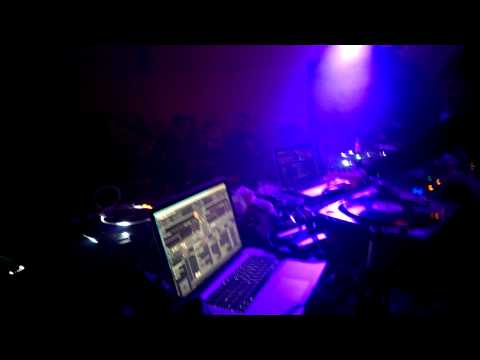 Amplidudez#5 @Liquid Sunday 10 ALWO Club