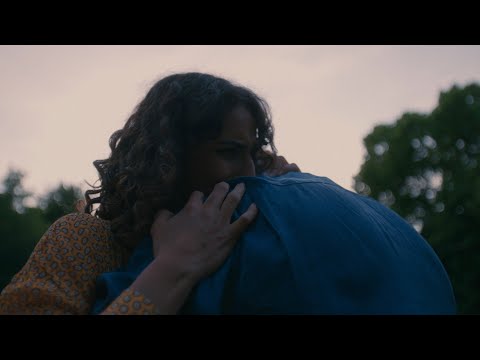 LÉON  -  And it Breaks My Heart (Official Video)