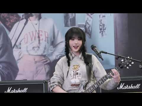 타임스퀘어 후아유 고민중독 히나 직캠
