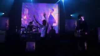 The Kooks - Luke  Pritchard dancing on "Forgive & Forget" - Brussels 2015