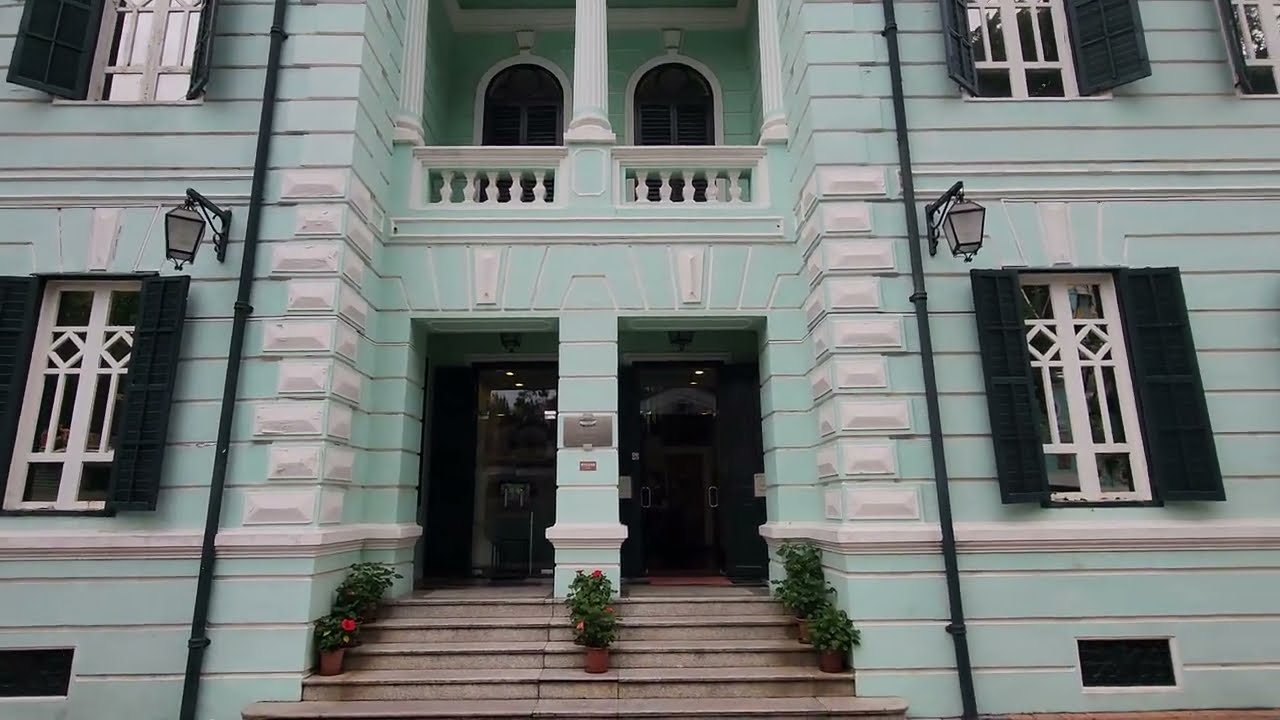 Join our visit to this colonial-style museum with local history