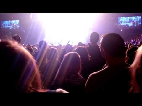 Mash-up of Wake Me Up and Cups - Lady Antebellum