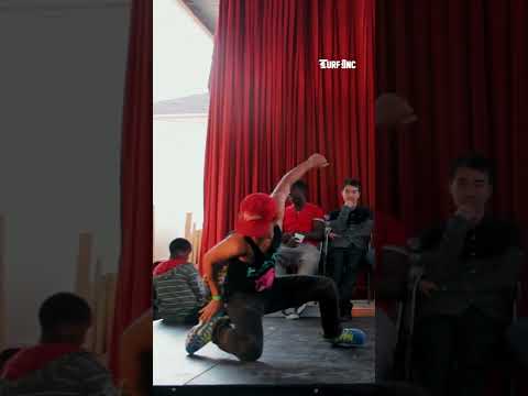 He did a plank mid battle! hahah #shorts #turfinc #strobe #tutting #fingertutting pt2