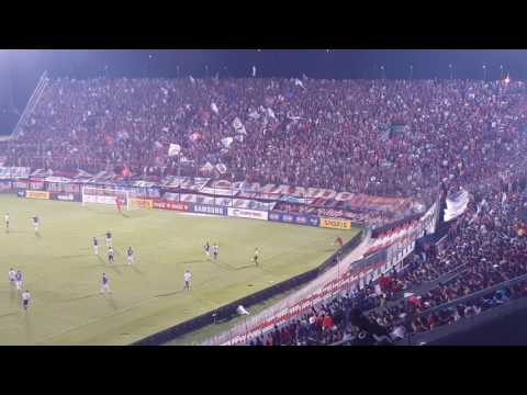 "Vamos vamos Cerro" Barra: La Plaza y Comando &bull; Club: Cerro Porteño