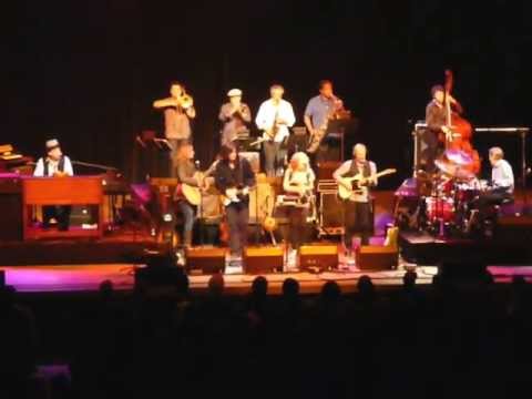 Levon Helm Band - Ain't That Good News - Greek Theatre LA - Aug 15, 2010