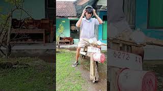 Download lagu The motorbike is nice and cool mp3 Download lagu The motorbike is nice and cool mp3