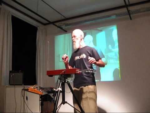 Thomas Zunk plays the Theremin