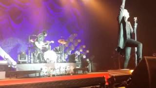 Sixx A.M. ...give me a love