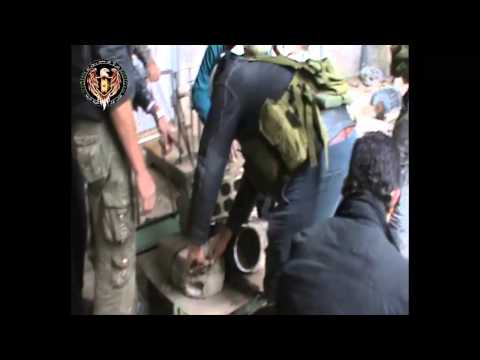 تجهيز الألغام والعبوات الناسفة من قبل كتائب ثوار الغوطة الشرقية لإستخدامها في معركة "إدارة المركبات" في ريف دمشق