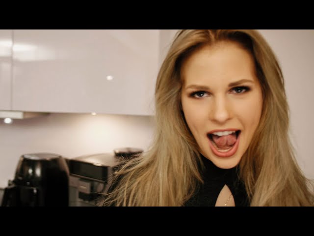 Alles Egal von Carolina ((jetzt ansehen))