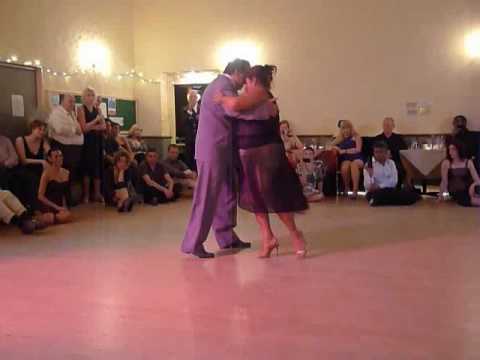  María del Carmen Romero  and  Jorge Dispari  are  dancing  to  the  tango  "  Pasional  "