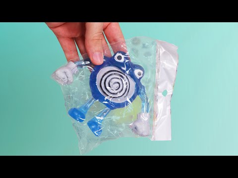 Opening Mexican Bootleg Pokemon Toys