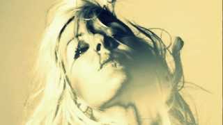 Ellie Goulding feat. Tinie Tempah - Hanging On