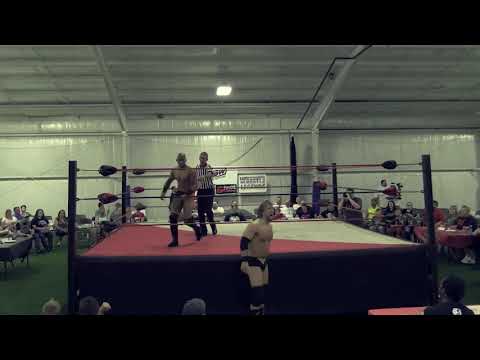 Sless Taylor shows off an incredible moonsault against Ethan Wright! - NOW Quick Clips 21