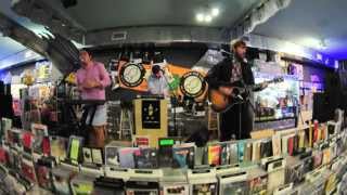Peter Bjorn And John - Nothing to Worry About (Live At Park Ave Cd&#39;s)