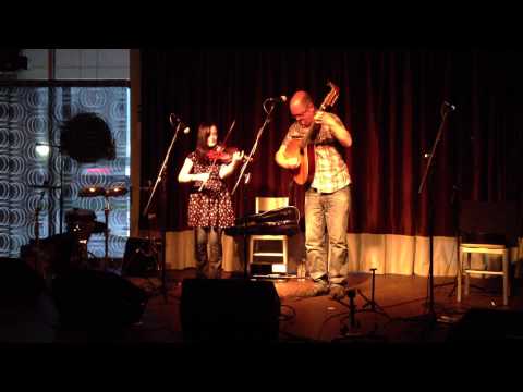 Claire Mann & Aaron Jones