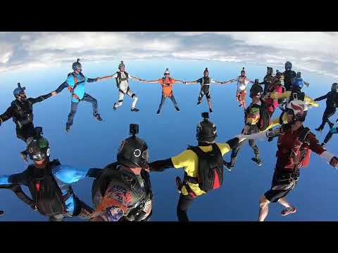 # 8419 2023 08 20 E Record, Skydive Soest, 40 way, Warmups, Mud on landing