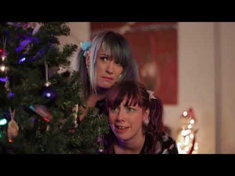 The Anti-Queens - I Saw Daddy Kissing Santa Claus (Official Music Video)