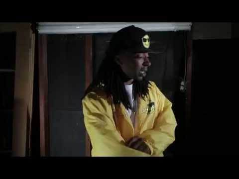 ST Spittin - Hot Flash ( MUSIC VIDEO) Produced by De'la Musik of Traknation.