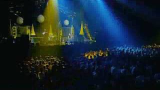 Muse - Intro , Dead Star ( Live at le zenith in paris 2001 )