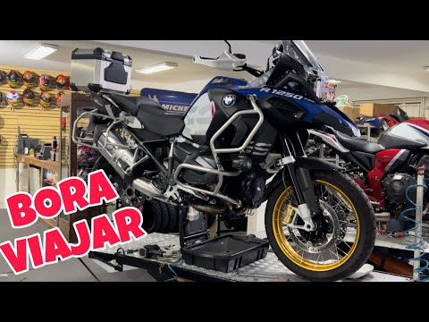 Preparing the BMW GS 1250 for the trip to Ushuaia.