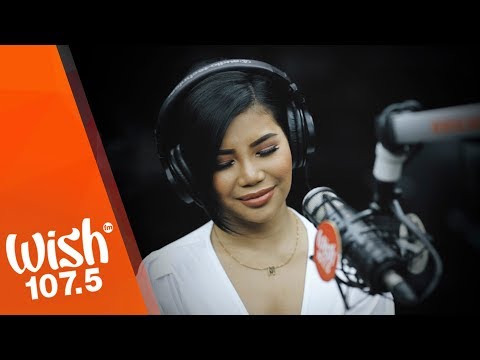 Katrina Velarde performs "Magkaibang Mundo" LIVE on Wish 107.5 Bus