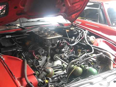 Thumbnail for Citroën SM prototype, la vraie, moteur en marche by Citroën SM prototyp